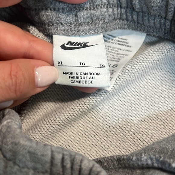 Boys Nike sweat shorts - Picture 3 of 3